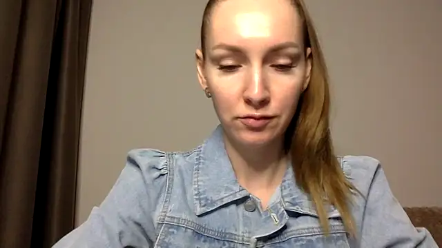 Snapshot of Varnyx chatting on 20, 11, 2025 Varnyx online show from 20, 11, 2025