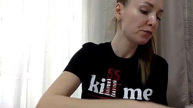 Snapshot of Varnyx chatting on 21, 11, 2025 Varnyx online show from 21, 11, 2025