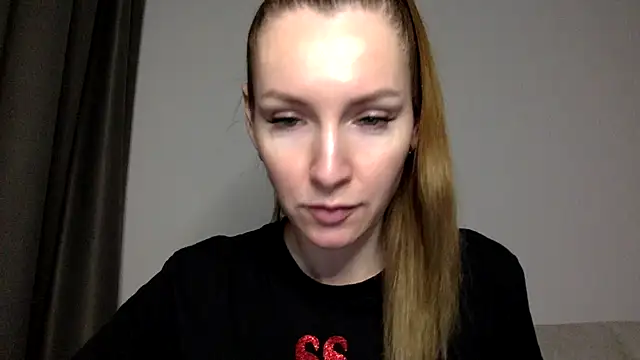 Snapshot of Varnyx chatting on 24, 11, 2025 Varnyx online show from 24, 11, 2025