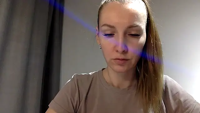 Snapshot of Varnyx chatting on 25, 11, 2025 Varnyx online show from 25, 11, 2025