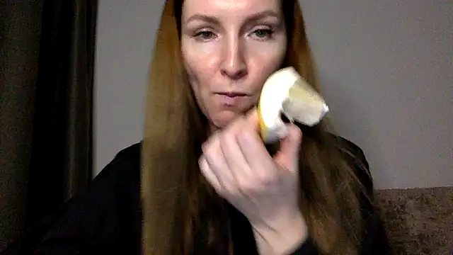 Snapshot of Varnyx chatting on 4, 12, 2025 Varnyx online show from 4, 12, 2025