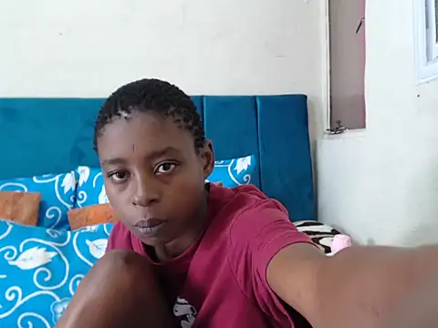 Snapshot of SweetSlenderChoc chatting on 13, 5, 2026 SweetSlenderChoc online show from 13, 5, 2026