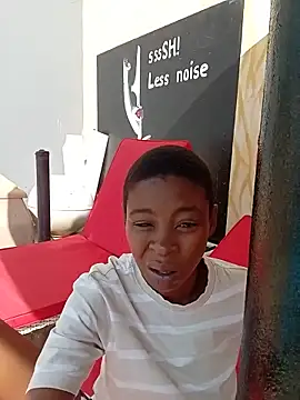 Snapshot of SweetSlenderChoc chatting on 24, 5, 2026 SweetSlenderChoc online show from 24, 5, 2026