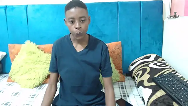 Snapshot of SweetSlenderChoc chatting on 31, 5, 2026 SweetSlenderChoc online show from 31, 5, 2026