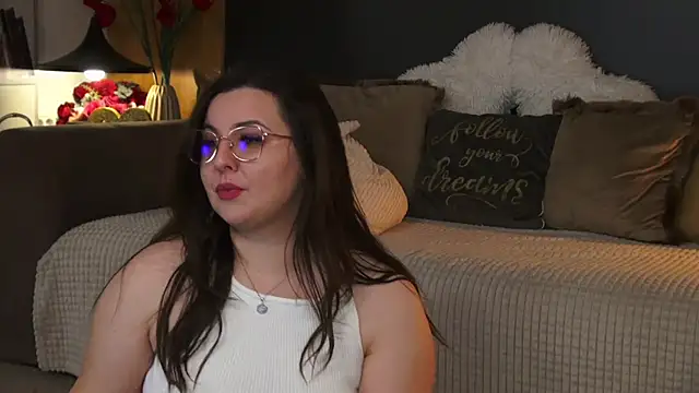 Mia Swano online show from 5, 2, 2026