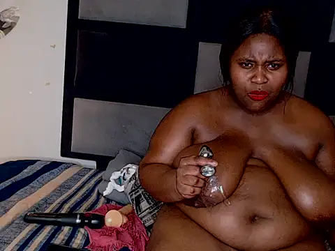 Snapshot of Freaky-boobs chatting on 21, 9, 2025 Freaky-boobs online show from 21, 9, 2025