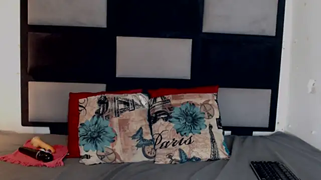 Snapshot of Freaky-boobs chatting on 4, 12, 2025 Freaky-boobs online show from 4, 12, 2025