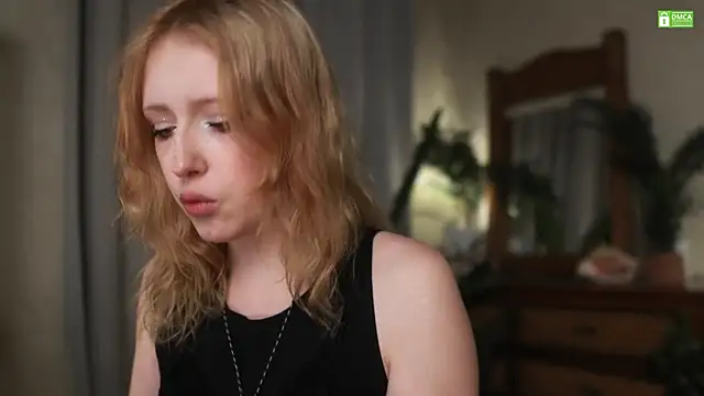 Snapshot of rosy_petal chatting on 18, 9, 2025 rosy petal online show from 18, 9, 2025