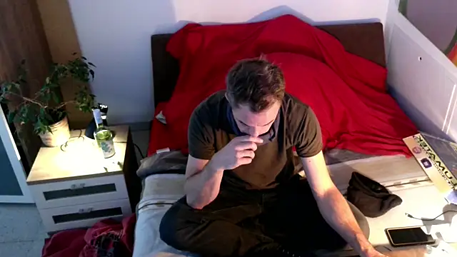 Snapshot of EdelHolz91 chatting on 12, 11, 2025 EdelHolz91 online show from 12, 11, 2025