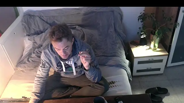 Snapshot of EdelHolz91 chatting on 21, 11, 2025 EdelHolz91 online show from 21, 11, 2025