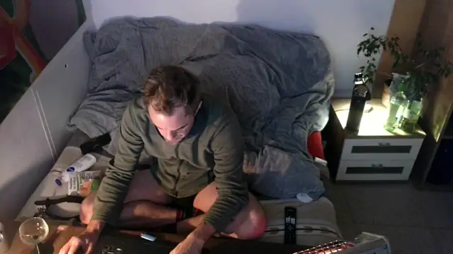 Snapshot of EdelHolz91 chatting on 28, 11, 2025 EdelHolz91 online show from 28, 11, 2025