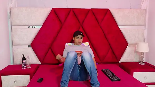 Snapshot of Kity_spiderr chatting on 25, 9, 2025 Kity spiderr online show from 25, 9, 2025