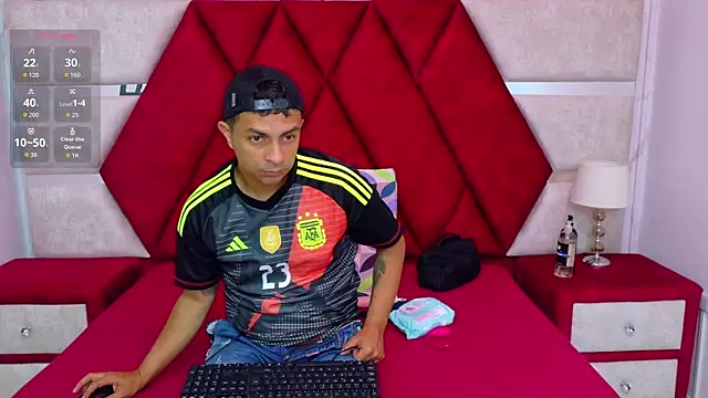 Snapshot of Kity_spiderr chatting on 17, 11, 2025 Kity spiderr online show from 17, 11, 2025