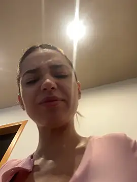 Snapshot of ItalianGirl chatting on 25, 10, 2025 ItalianGirl online show from 25, 10, 2025