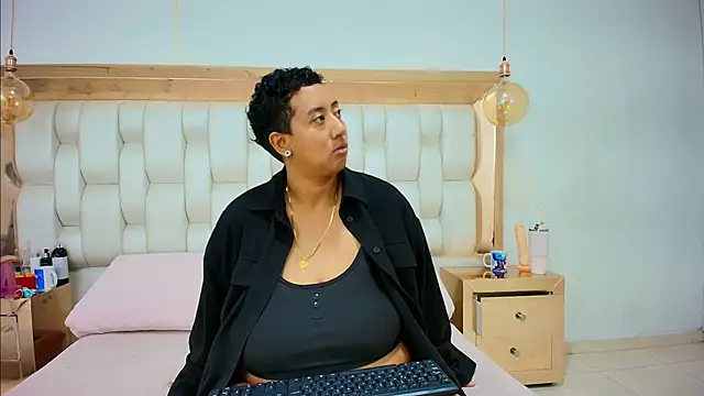 TiffantyAndStacy online show from 15, 2, 2026