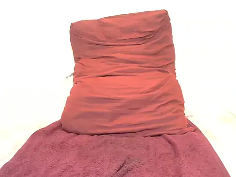 Snapshot of BeautyQueenX22 chatting on 27, 11, 2025 BeautyQueenX22 online show from 27, 11, 2025