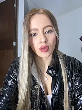 Snapshot of kendal_blonde chatting on 10, 9, 2025 kendal blonde online show from 10, 9, 2025