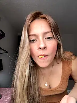Snapshot of kendal_blonde chatting on 24, 9, 2025 kendal blonde online show from 24, 9, 2025