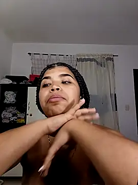 Snapshot of MadissonRizz chatting on 2, 10, 2025 MadissonRizz online show from 2, 10, 2025