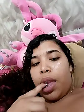 Snapshot of MadissonRizz chatting on 5, 10, 2025 MadissonRizz online show from 5, 10, 2025