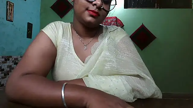 Snapshot of DearKimmi chatting on 1, 11, 2025 DearKimmi online show from 1, 11, 2025