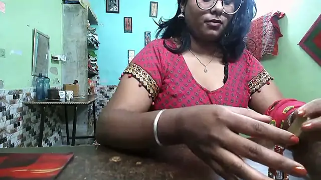 Snapshot of DearKimmi chatting on 8, 11, 2025 DearKimmi online show from 8, 11, 2025