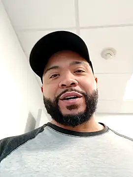 Snapshot of tripping385 chatting on 11, 9, 2025 tripping385 online show from 11, 9, 2025