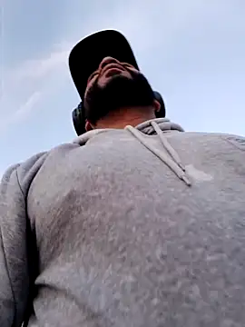 Snapshot of tripping385 chatting on 15, 9, 2025 tripping385 online show from 15, 9, 2025