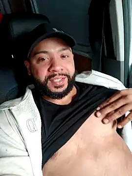 Snapshot of tripping385 chatting on 16, 9, 2025 tripping385 online show from 16, 9, 2025