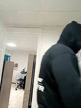 Snapshot of tripping385 chatting on 19, 9, 2025 tripping385 online show from 19, 9, 2025