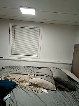 Snapshot of tripping385 chatting on 28, 9, 2025 tripping385 online show from 28, 9, 2025