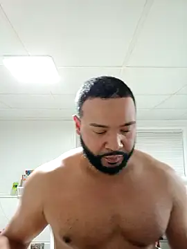 Snapshot of tripping385 chatting on 3, 10, 2025 tripping385 online show from 3, 10, 2025