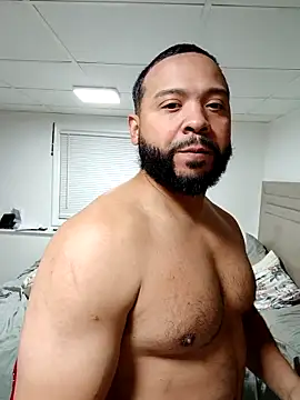 Snapshot of tripping385 chatting on 18, 10, 2025 tripping385 online show from 18, 10, 2025