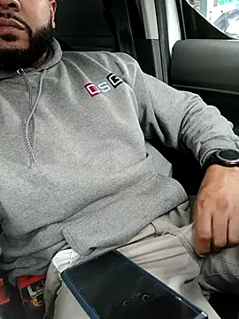 Snapshot of tripping385 chatting on 28, 10, 2025 tripping385 online show from 28, 10, 2025