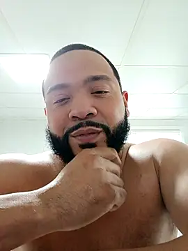 Snapshot of tripping385 chatting on 1, 11, 2025 tripping385 online show from 1, 11, 2025