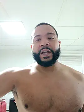 Snapshot of tripping385 chatting on 5, 11, 2025 tripping385 online show from 5, 11, 2025