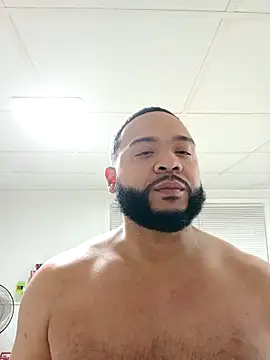 Snapshot of tripping385 chatting on 9, 11, 2025 tripping385 online show from 9, 11, 2025