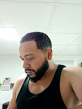 Snapshot of tripping385 chatting on 15, 11, 2025 tripping385 online show from 15, 11, 2025