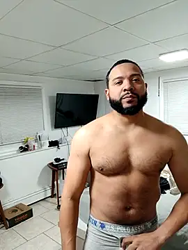 Snapshot of tripping385 chatting on 19, 11, 2025 tripping385 online show from 19, 11, 2025