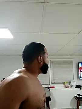 Snapshot of tripping385 chatting on 27, 11, 2025 tripping385 online show from 27, 11, 2025