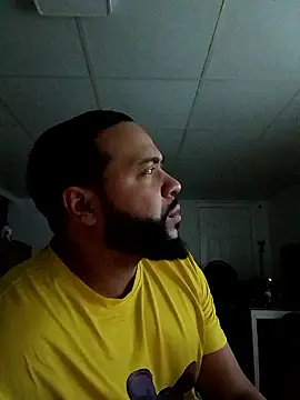 Snapshot of tripping385 chatting on 16, 12, 2025 tripping385 online show from 16, 12, 2025