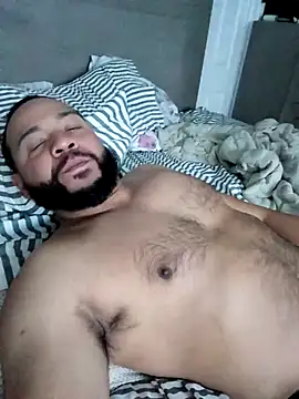 Snapshot of tripping385 chatting on 17, 12, 2025 tripping385 online show from 17, 12, 2025