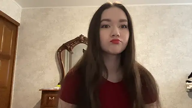 Snapshot of Pikmigirl18 chatting on 15, 9, 2025 Pikmigirl18 online show from 15, 9, 2025