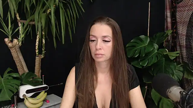 Snapshot of lola_sky@xh chatting on 14, 11, 2025 lola skyxh online show from 14, 11, 2025