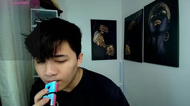 Snapshot of KentAivan chatting on 10, 10, 2025 KentAivan online show from 10, 10, 2025