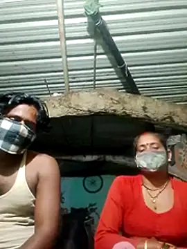 Snapshot of CUTE-004 chatting on 1, 11, 2025 CUTE-004 online show from 1, 11, 2025