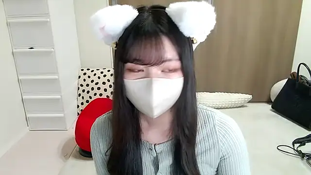 moka-neko online show from 4, 10, 2025