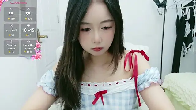 Snapshot of nbhbhu chatting on 4, 10, 2025 nbhbhu online show from 4, 10, 2025