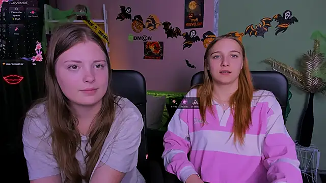 Snapshot of melani_bumm chatting on 27, 10, 2025 melani bumm online show from 27, 10, 2025