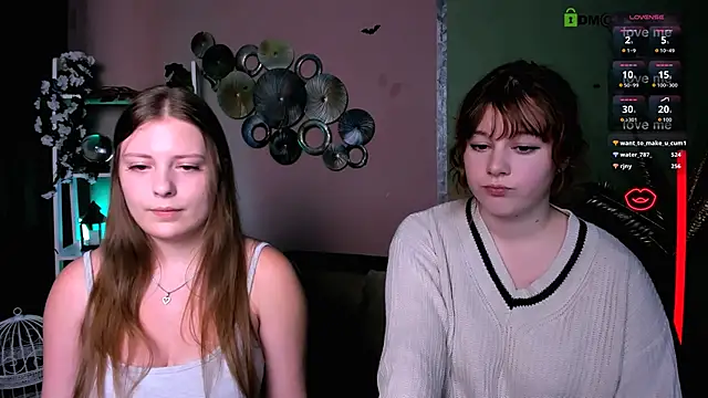 Snapshot of melani_bumm chatting on 13, 12, 2025 melani bumm online show from 13, 12, 2025